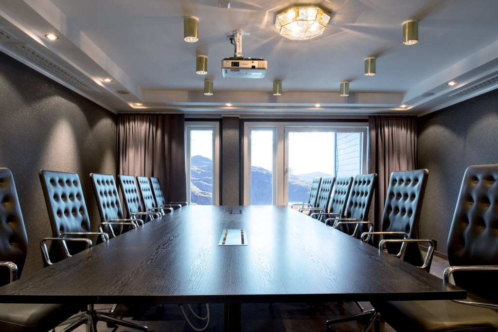 Copyright: : Gatis Rozenfelds, +37 129512977, gatis@rozenfelds.com Scandic Ishavshotel, conference and meeting room